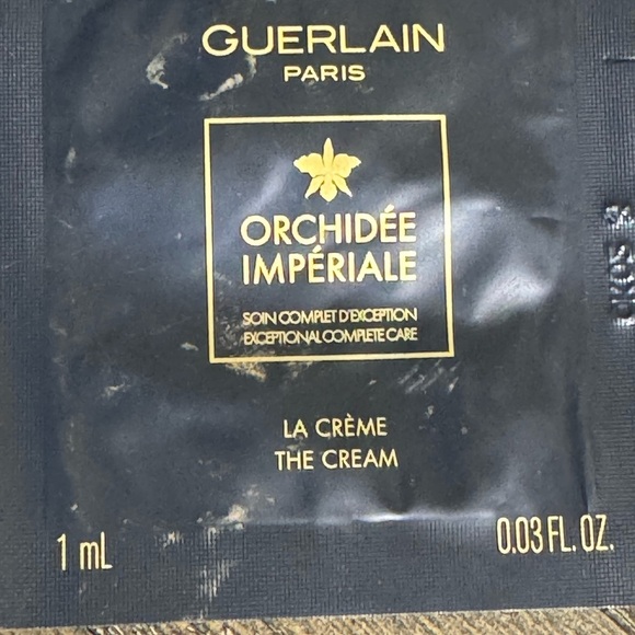 8 Piece Makeup and Skincare Sample Bundle Set. NWT. - Picture 2 of 9